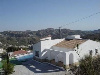 Chalet con 2 dormitorios se vende en Canillas De Albaida, Axarquia