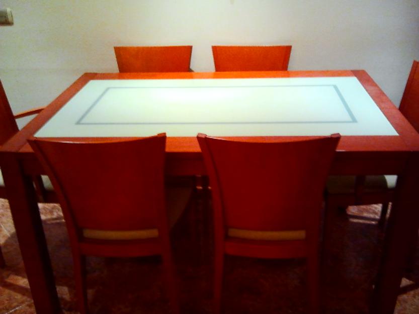 vendo mesa de salon comedor + sillas