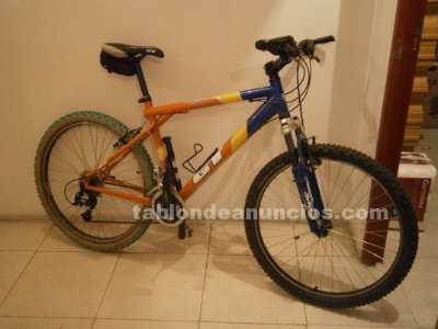 Bicicleta GT Avalanche 2.0