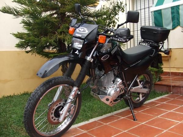 VENDO MOTO YAMAHA XT 600 CC. EN PERFECTO ESTADO