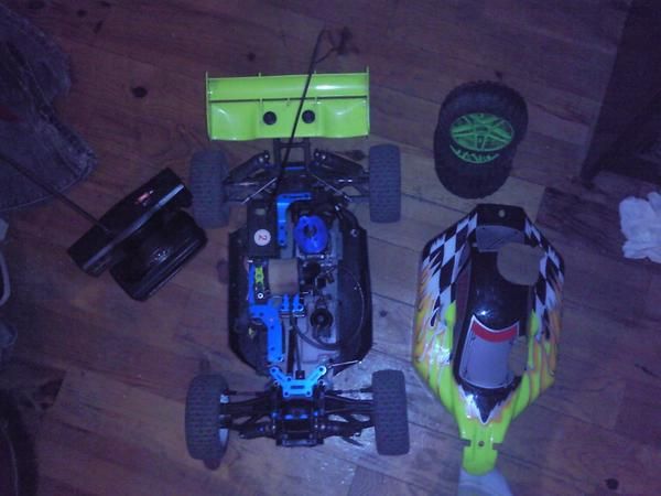 camvio o vendo buggy 1/8 nuevo