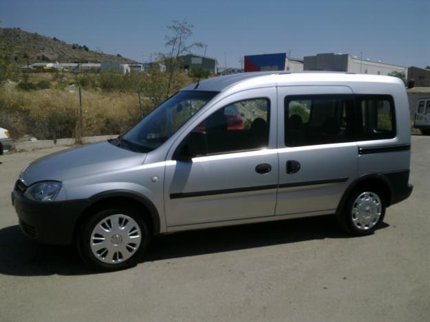 OPEL COMBO 1.3CDTI 75CV / FURGONETA BARATA-POCOS KM EN MURCIA