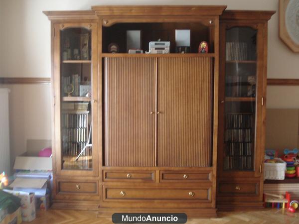 MUEBLE DE SALÓN, MADERA MACIZA. COLOR NOGAL