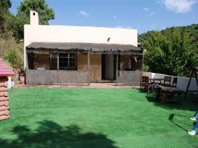 Chalet con 2 dormitorios se vende en Estepona, Costa del Sol