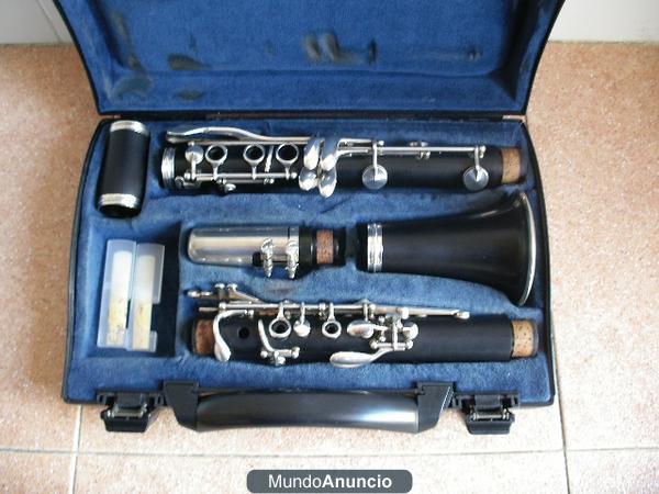 Clarinete Buffet E-11