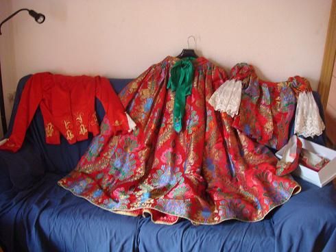 Se vende traje de Valenciana ( fallera)