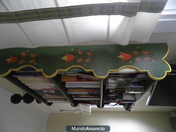 PRECIOSO DORMITORIO DECORADO A MANO