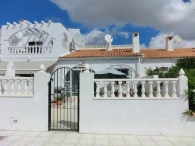 Bungalow con 2 dormitorios se vende en Villamartin, Costa Blanca