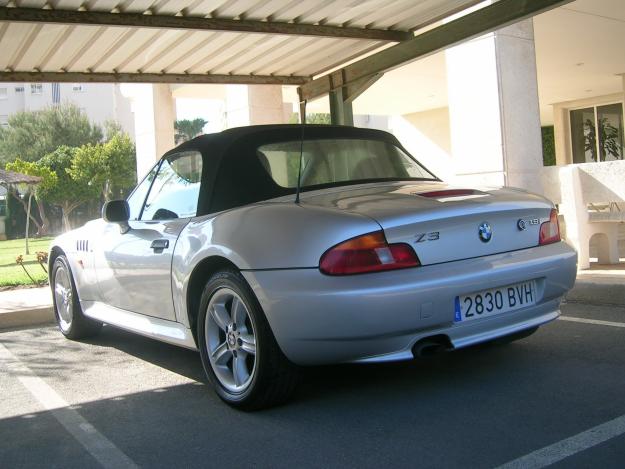 vendo hermoso z3 de 2002 solo una dueña y nacional libro de revisiones en casa