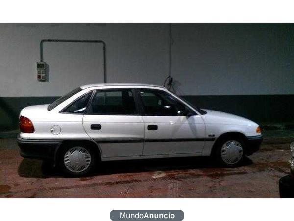 Opel Astra TD transferido y con 12 meses