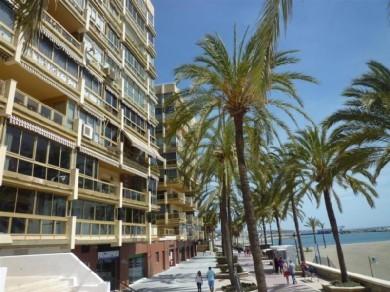 Apartamento con 3 dormitorios se vende en Marbella, Costa del Sol