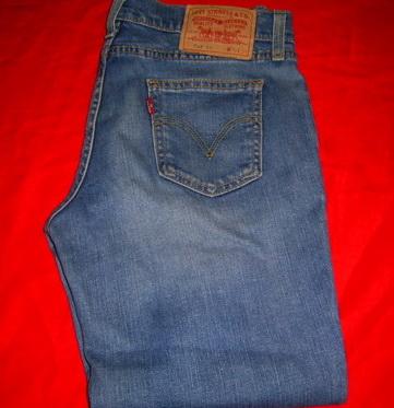 Vendemos Vaqueros Levis varios modelos y tallas Segunda Mano