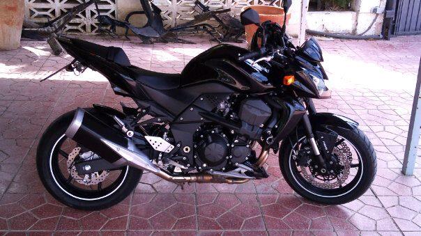 Kawa Z750 ABS 2008,negra,muchos extras,como nueva,4000 euros