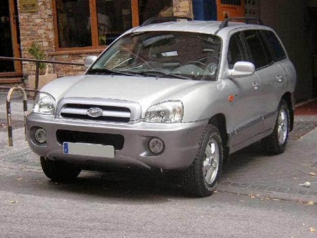 Venta de coche Hyundai Santa Fe 2.0 CRDi VGT Comfort '05 en Madrid