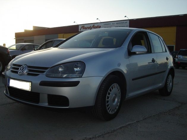 VOLKSWAGEN Golf 1.9TDI Advance 100