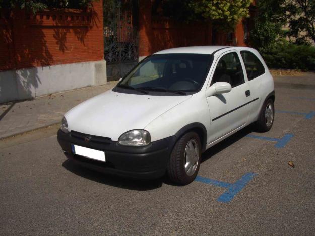 Vendo OPEL CORSA WORLD CUP 3P ’94 1.6