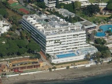 Apartamento con 3 dormitorios se vende en Marbella, Costa del Sol