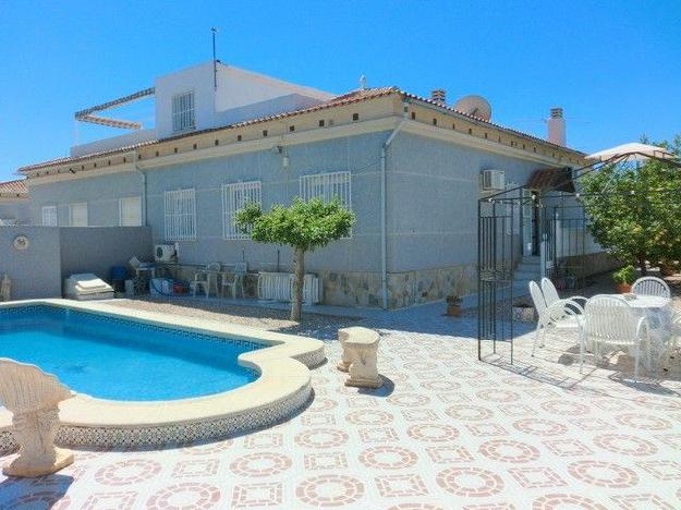 Chalet en venta en Chaparral (El), Alicante (Costa Blanca)