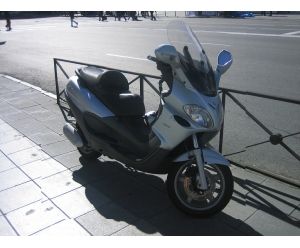 PIAGGIO X9