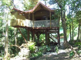 Cabana en arbol : 2/6 personas - piscina - bouillante  basse terre  guadalupe