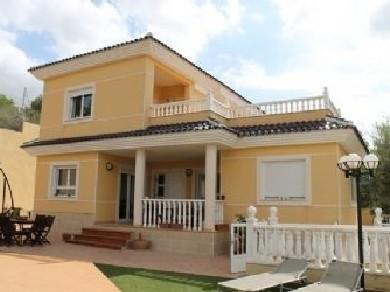 Chalet con 4 dormitorios se vende en San Miguel de Salinas, Vega Baja Torrevieja