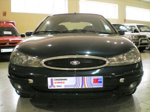 Ford Mondeo 2.0i 16V Ghia