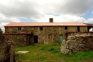 in Cerceda (San Martin),  Galicia   - 100000  EUR