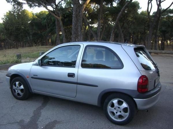 Opel Corsa 1.2 Gasolina - Año 2000 - 93.000 km