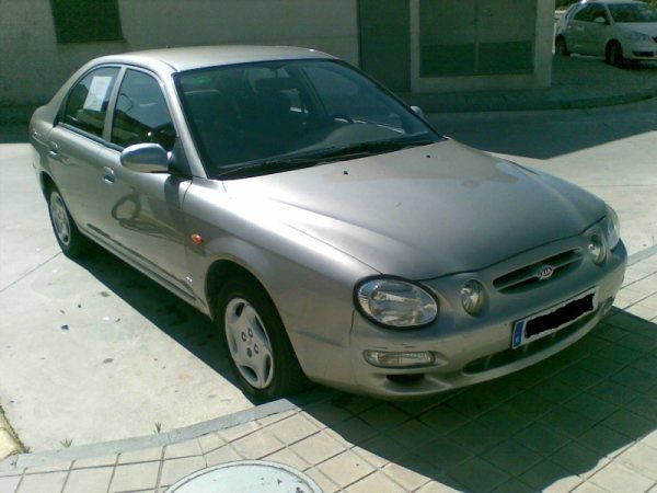 VENDO KIA SHUMA AÑO 2000