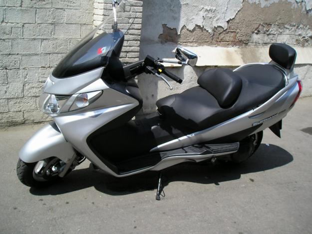 Vendo Suzuki Burgman 250, año 2005.