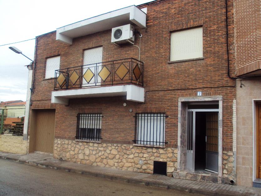 Se vende casa en puebla de almoradiel, la mancha