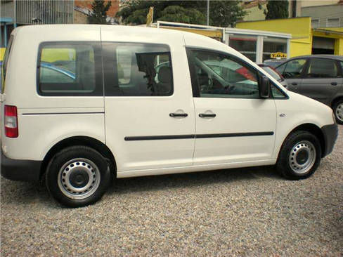 Volkswagen Caddy tdi IVA INCLUIDO DEDUCIBLE KOMBI solo 58.000km.