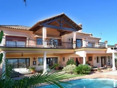 Chalet con 6 dormitorios se vende en Benahavis, Costa del Sol