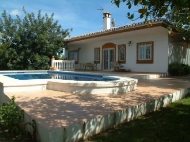 Chalet con 3 dormitorios se vende en Alhaurin el Grande