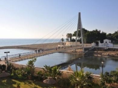 Apartamento con 2 dormitorios se vende en Fuengirola, Costa del Sol