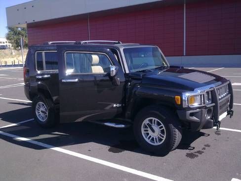 Hummer H3 Luxury Package Auto 5p