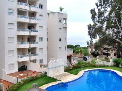 Apartamento con 2 dormitorios se vende en Marbella, Costa del Sol