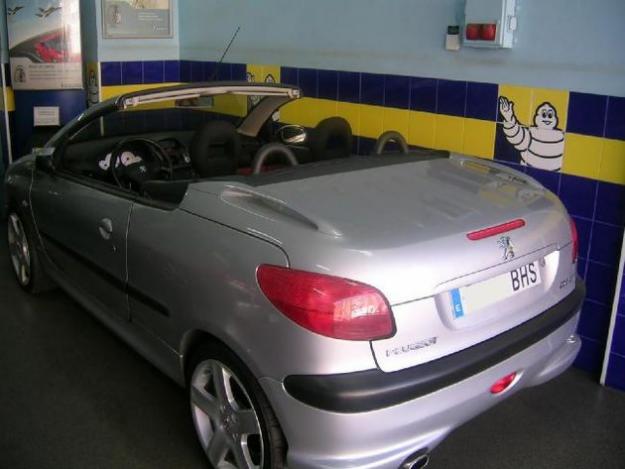 Venta de coche Peugeot 206 CC 2.0 138CV '01 en Rubí