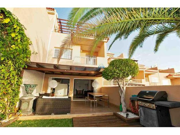 Adosado de 4 habitaciones en Roque del Conde, Costa-Adeje