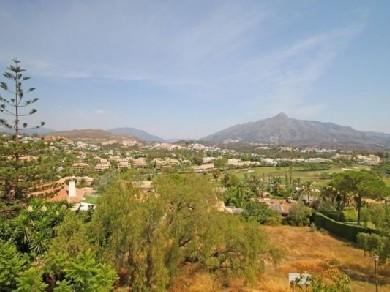 Apartamento con 2 dormitorios se vende en Marbella, Costa del Sol