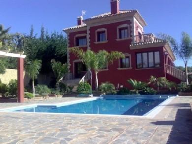 Chalet con 6 dormitorios se vende en Marbella, Costa del Sol