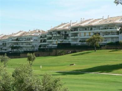 Apartamento con 2 dormitorios se vende en Marbella, Costa del Sol