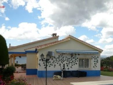 Chalet con 3 dormitorios se vende en Alhaurin de la Torre