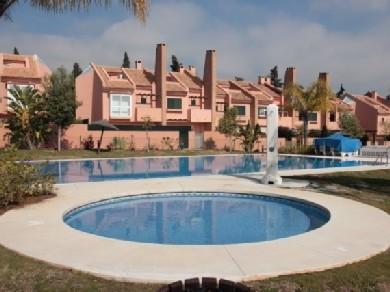 Chalet con 6 dormitorios se vende en Marbella, Costa del Sol