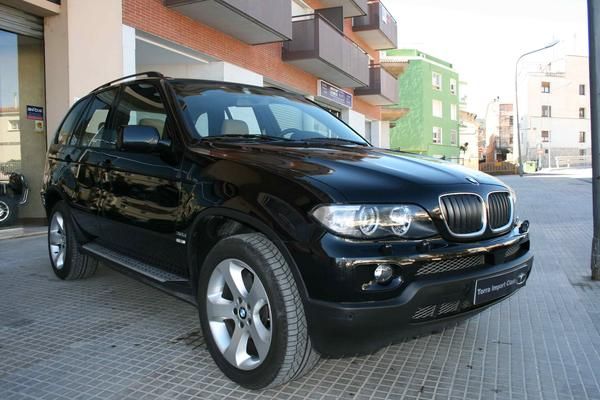 Vendo BMW X5 3.0d Sportpacket aut, navi, cuero, techo, pdc, TV, Bluetooth,... OCASION