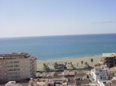 Apartamento con 2 dormitorios se vende en Estepona, Costa del Sol