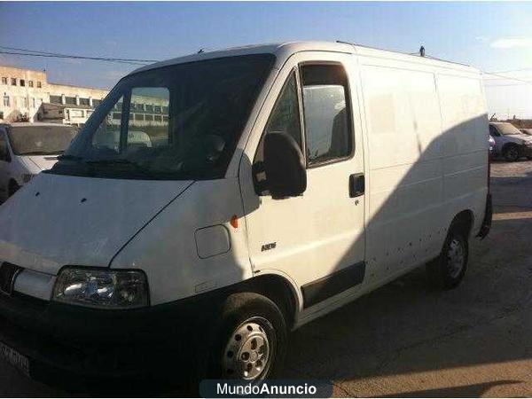 Peugeot Boxer 2.2HDI furgon bajito corto