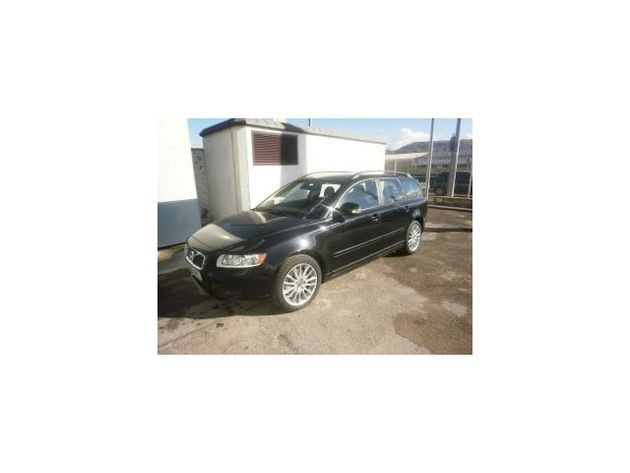 VOLVO V50 D4 MOMENTUM