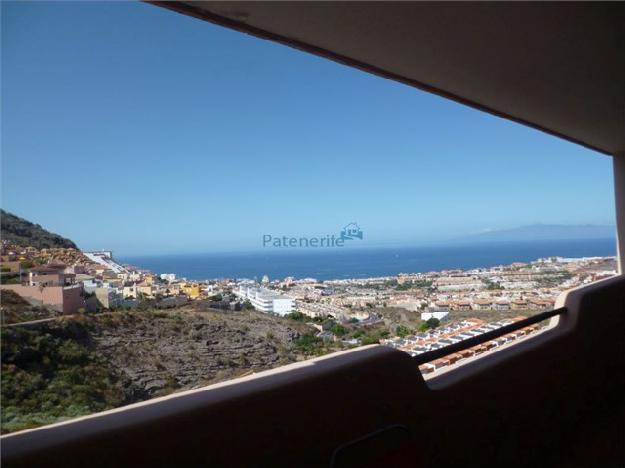 Roque del conde con vistas a la Gomera