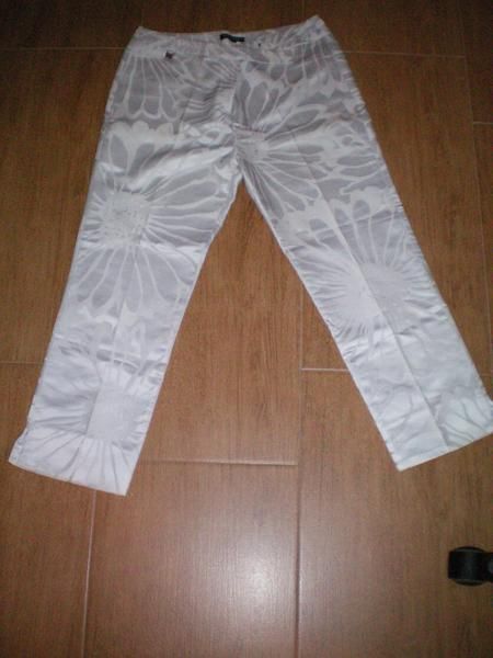 VENDO PRECIOSO PANTALÓN PEDRO DEL HIERRO.